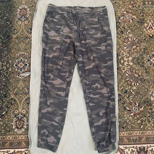 Athleta Farallon Camo Drawstring Jogger pants, Size 14 tall